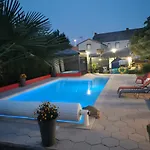Résidence Les Alizés Sauna Jacuzzi Piscine En Plein Centre * La Roche-sur-Yon